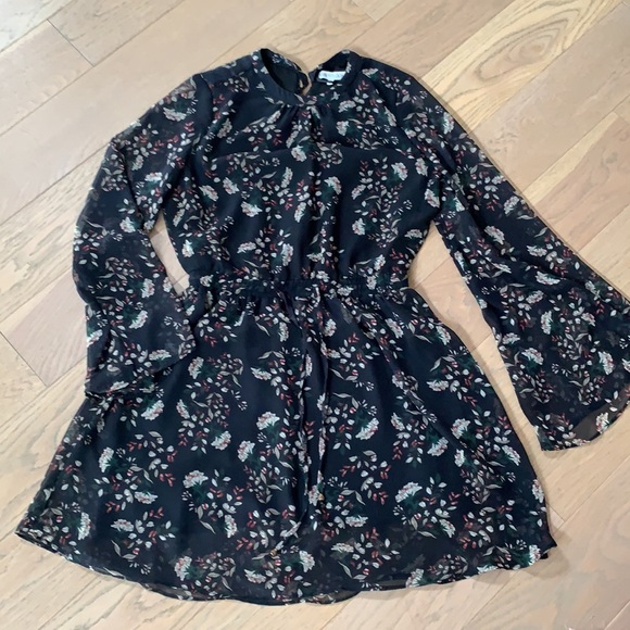 Heartloom Floral Dress - Picture 4 of 6